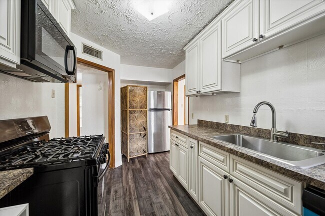 Photo - 2308 McClendon St