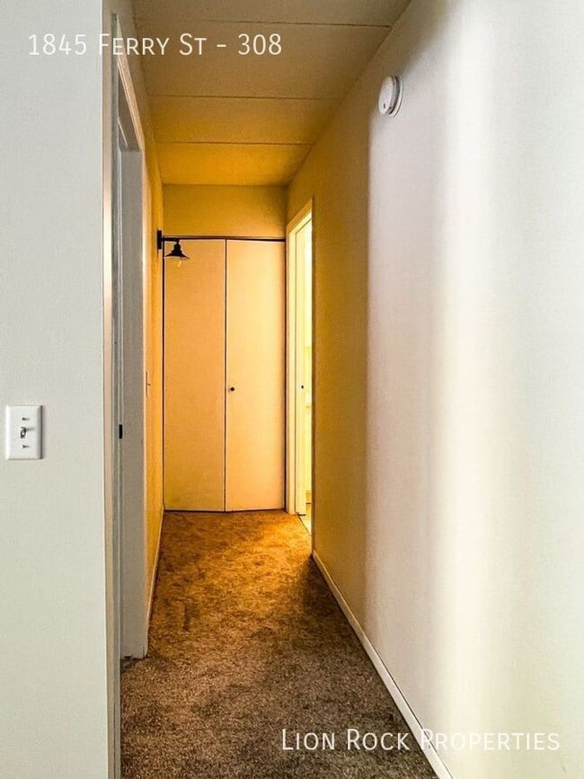 Stylish 2Bedroom Flat in Anoka's Flats on... Apartment Unit 308