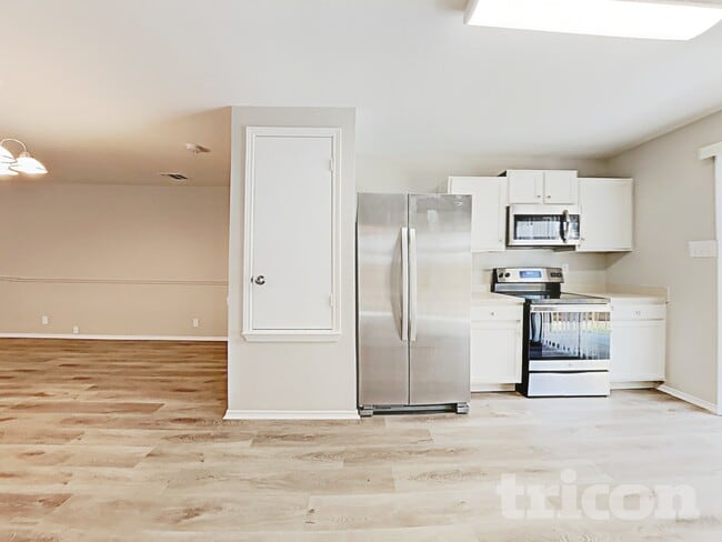 Photo - 2007 Mission Cove