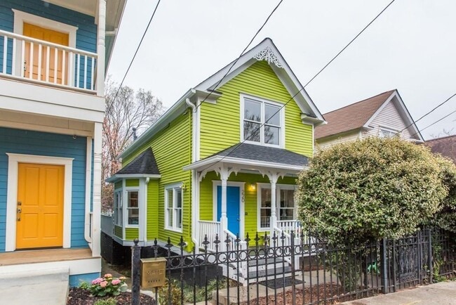 Building Photo - 220 Berean Ave SE