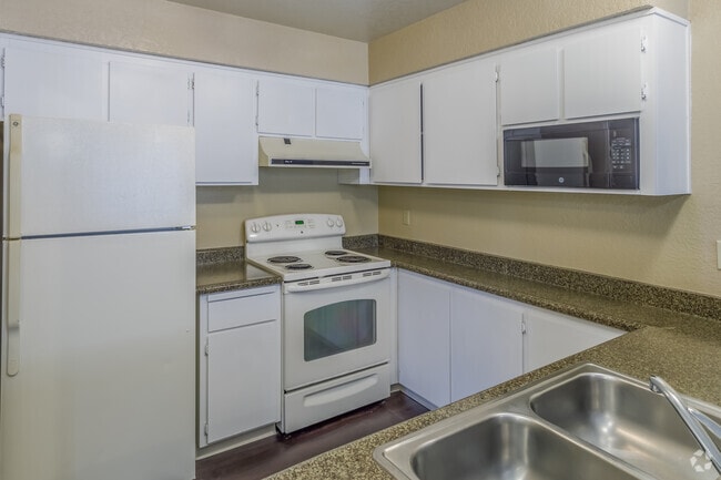 1BR, 1BA - 750SF