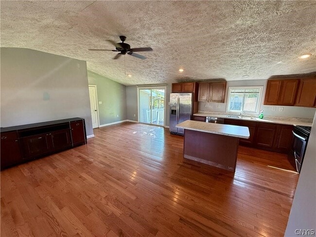 Photo - 114 Grandy Dr