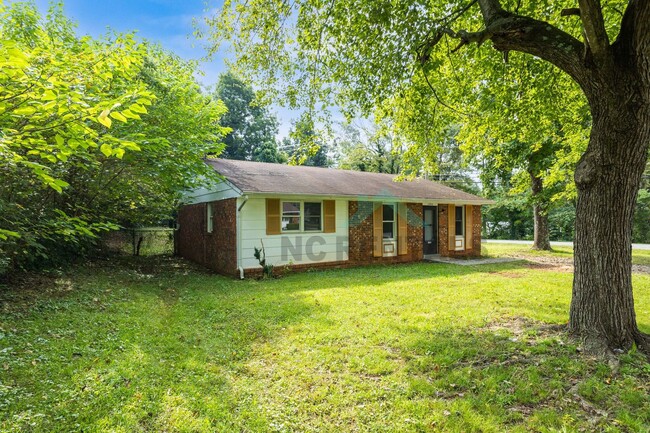 Photo - 1200 Blackmoor Rd