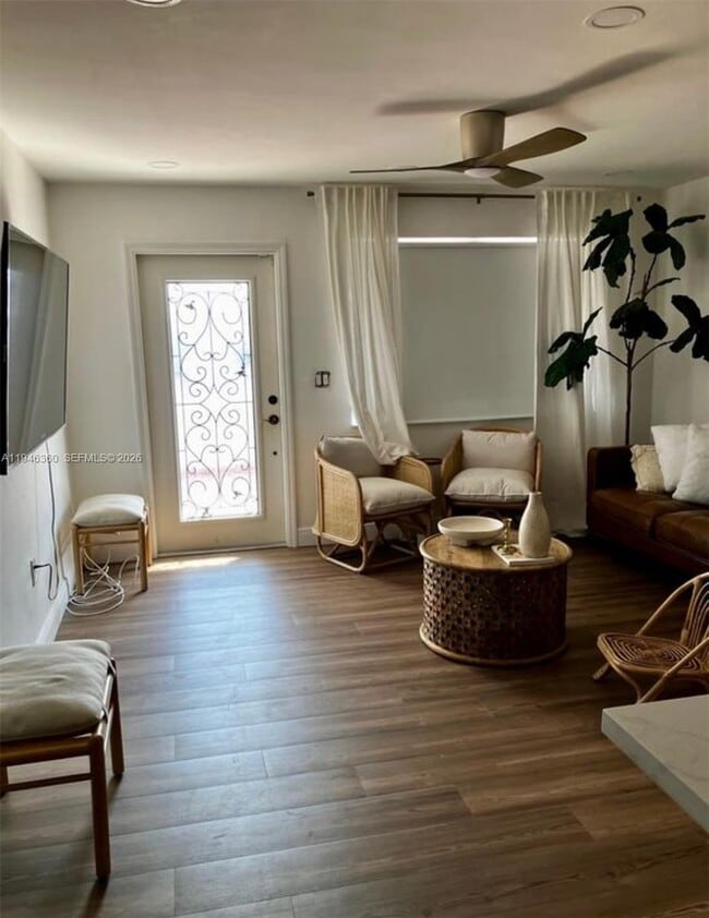 Photo - 8221 NW South River Dr