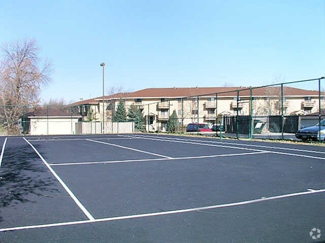 Tennis Court - Park Terrace Apartments