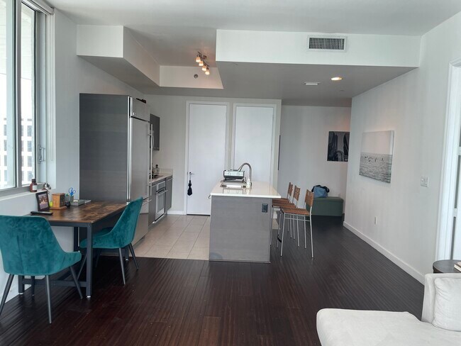 Photo - 55 SE 6th St Unidad PH4307