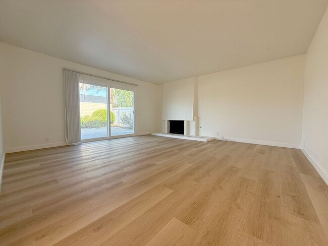 4 Bed +2 Bath + 2 Car Garage - New Kitchen... - 4 Bed +2 Bath + 2 Car Garage - New Kitchen... Casa