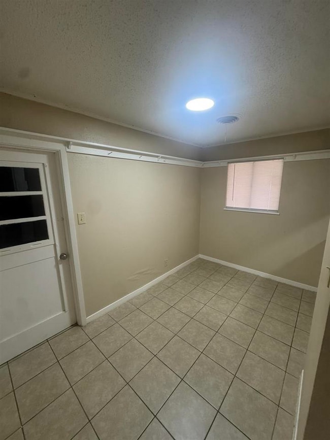 Photo - 3726 Bowling Ln