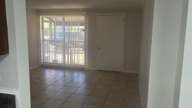 Photo - Welcome Home to your 4/2 in Seffner!