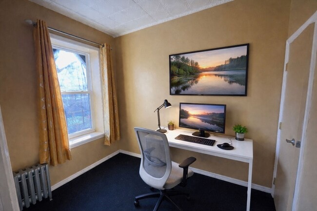 Photo - 2001 Bergen St