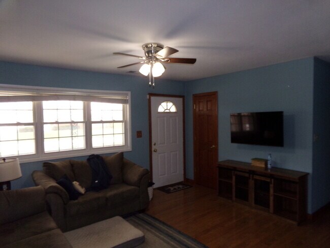 Photo - 3 Bed 1 Bath Fairborn Ranch Home!