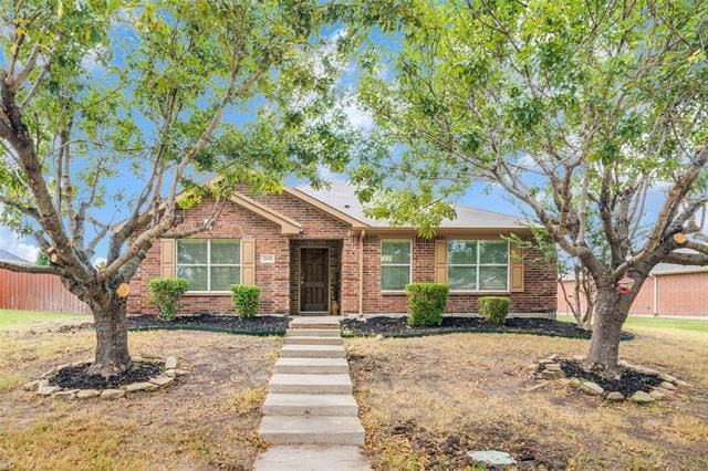 Building Photo - 3690 Chestnut Trail