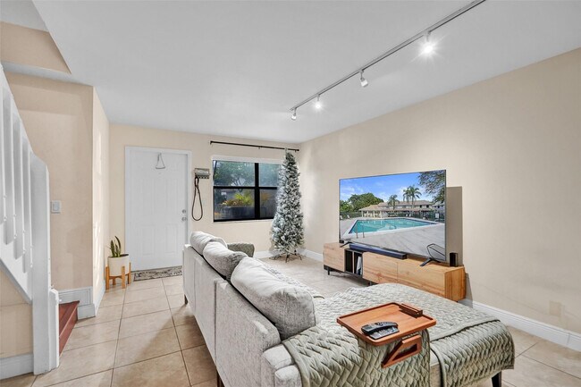 Photo - 9851 Riverside Dr