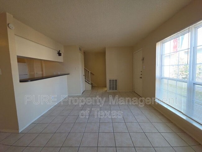 Photo - 5808 Wellington Dr