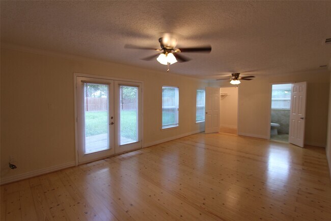 Photo - 6506 Sivley St