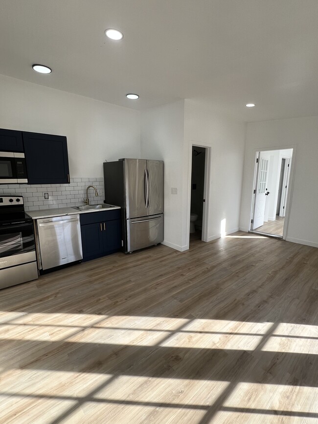 Photo - 8771 Oakwood St