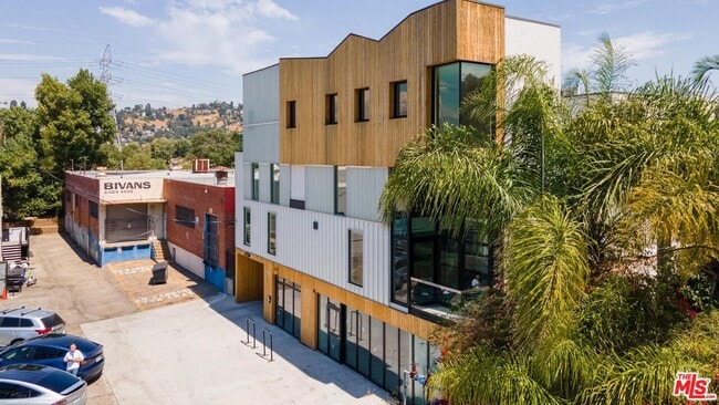 Building Photo - 2412 Eads St Unit 6