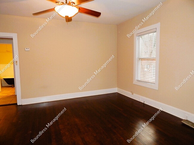 1776 Lyle Ave
