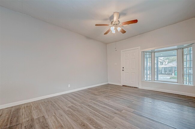 Photo - 7422 Avenue I