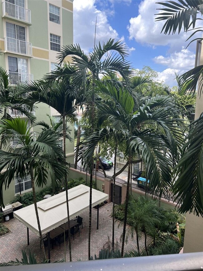 Photo - 1919 Van Buren St Unidad 408A