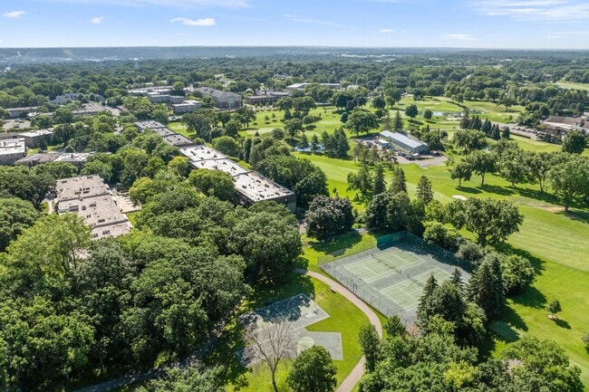 Photo - Beautiful 1 bedroom apartment Unit Country Club Manor