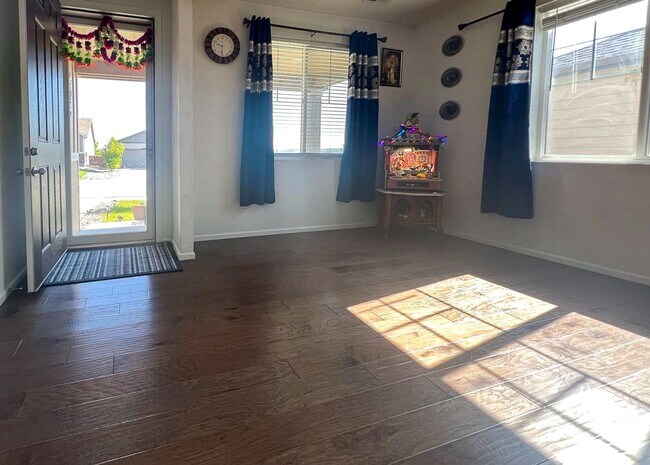 Photo - Stonegate 4bd 3ba 2,265sq.ft. - built in 2019 - FOR RENT!