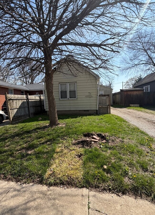 Building Photo - COMING SOON.  2 Bedroom Home for Rent in popular Peoria Heights location!