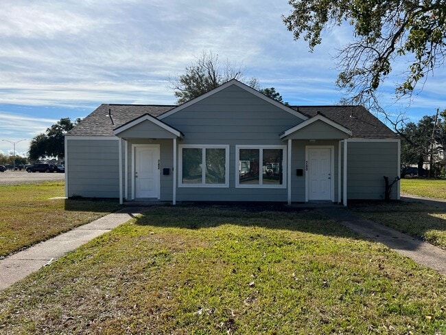 Building Photo - 740/42 E Caston St Unit #740 Rental