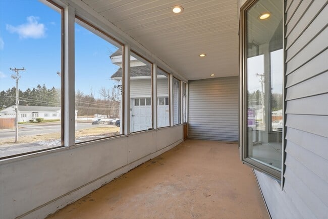 Photo - 156 N Broadway