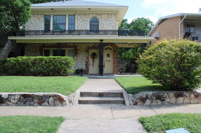 Photo - 311 E Rosewood Ave Unidad 102