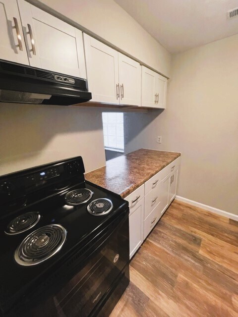 Photo - Express Apartments