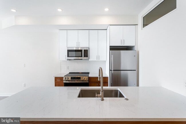 Building Photo - 501 Kennedy St NW Unit 203 Rental