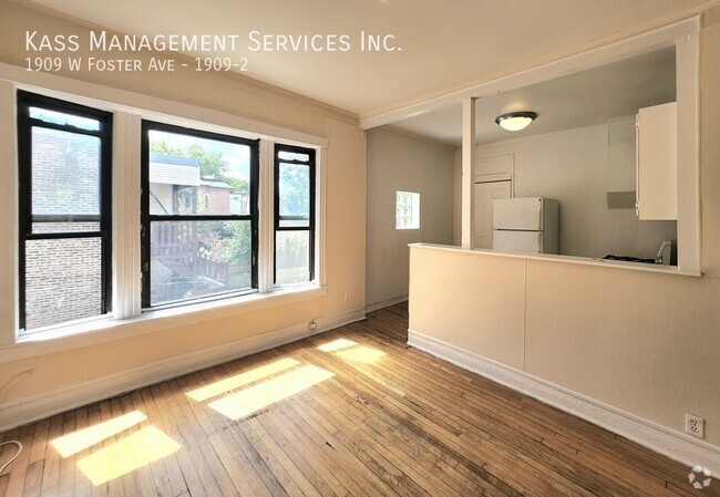 Building Photo - 1909 W Foster Ave Unit 1909-2 Rental