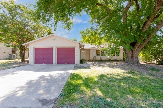 Building Photo - 2404 Andover Dr