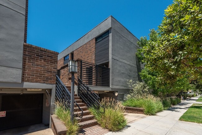 Photo - Modern Luxury Townhome in Prime Beverly Hills