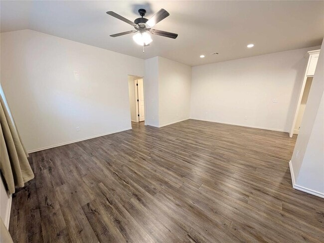 Photo - 425 Chalk Hill Ct