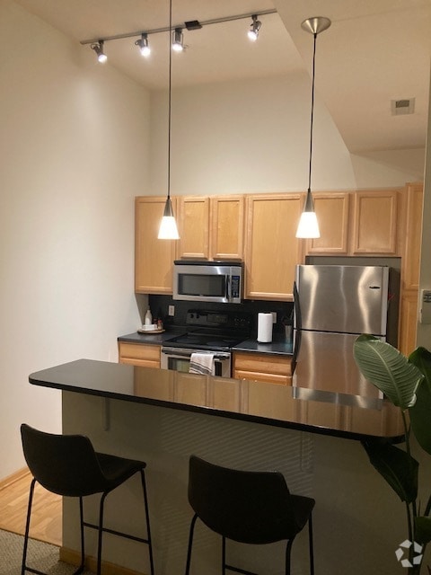 Building Photo - 7600 Lyndale Ave S Unit 108 Rental