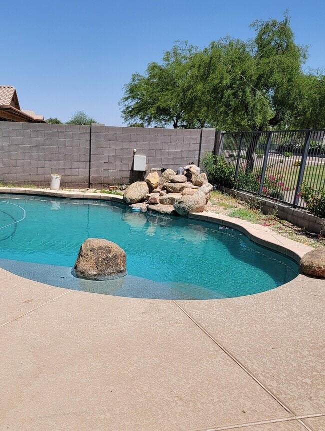 Amazing 4-Bedroom, 3-Bathroom home For Rent in Laveen!!