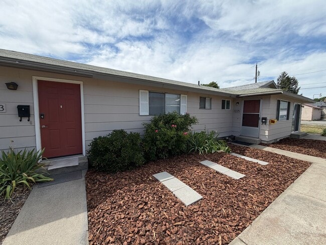 Building Photo - 1223 E Nora Ave Unit 1225