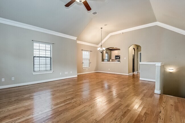 Photo - 2905 Clinton Dr