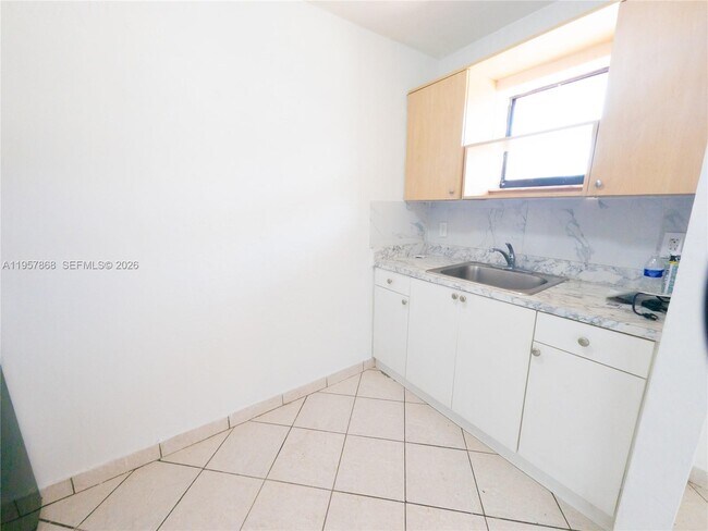 Photo - 1716 NW 19th St Unidad 4