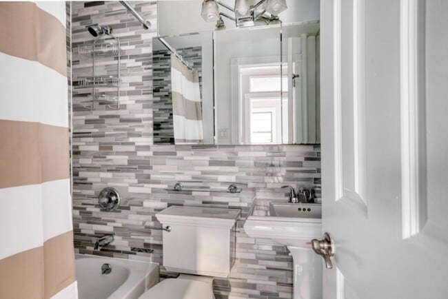 Photo - 229 1st Ave Unidad 2B