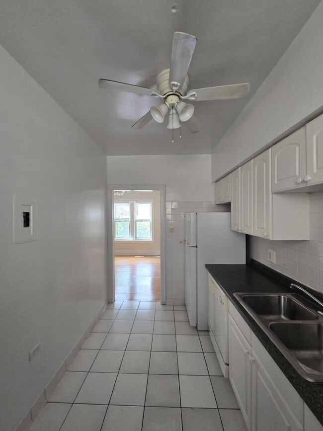 Photo - 908 Reba Pl Unit 2S