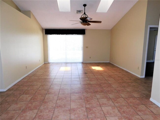 Photo - 9353 Vía Segovia