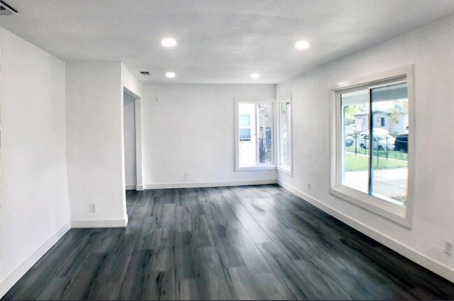 Photo - 771 Dixieanne Ave