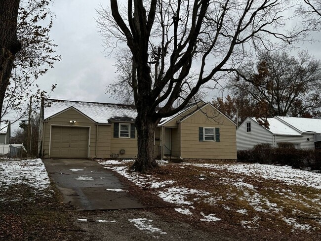 Building Photo - 3401 S Arlington Ave