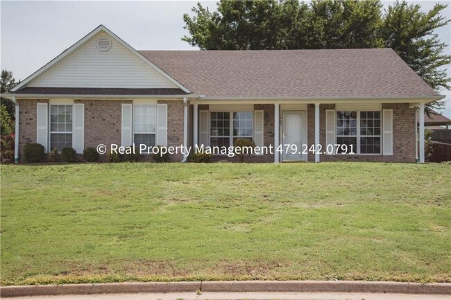 COMING SOON!! 3 Bedroom Home in Greenwood ... - COMING SOON!! 3 Bedroom Home in Greenwood ...