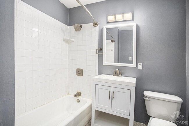 Photo - 1005 W 90th Terrace