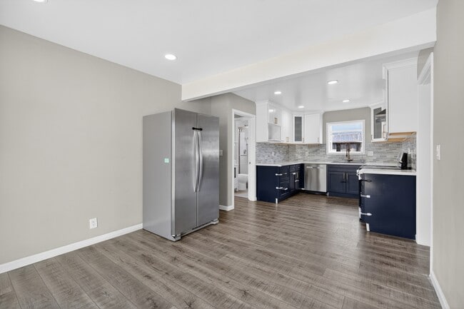 Photo - 42645 Newport Dr