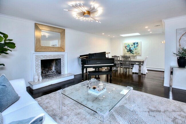 Photo - 19 Woodchuck Ct